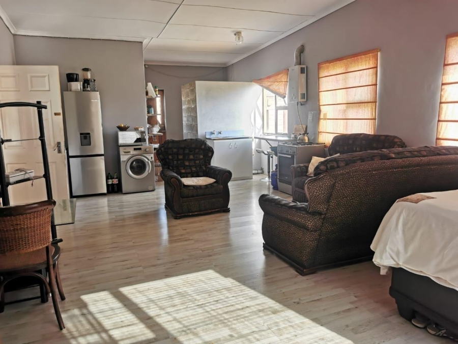 4 Bedroom Property for Sale in Hooikraal Western Cape